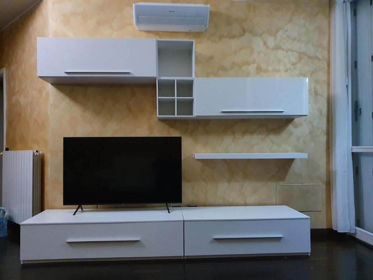 Milano Malpensa Grandi Mansarda Attico Apartment Gallarate Exterior photo